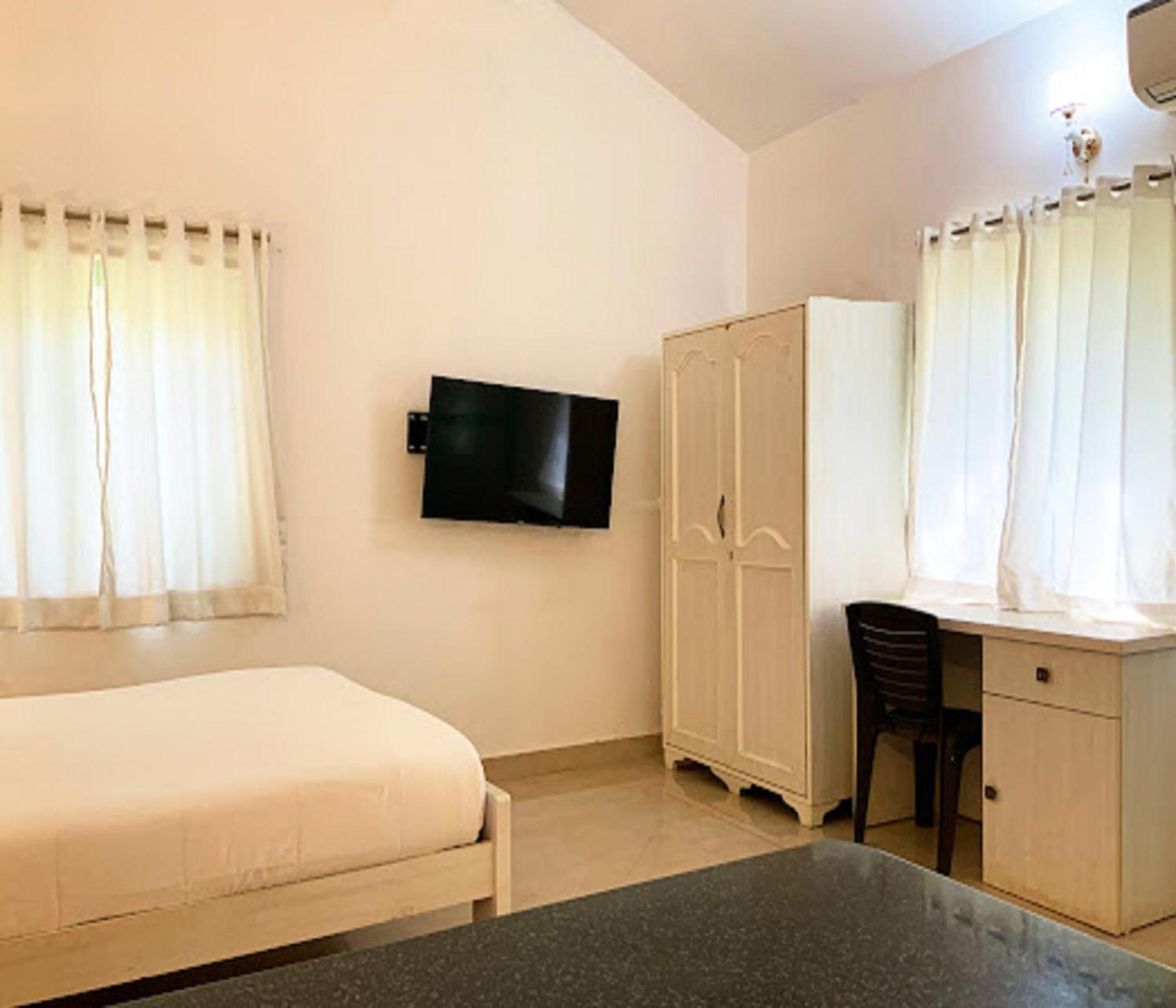 Lar Amorosa Boutique Hotel - Goa Calangute Extérieur photo