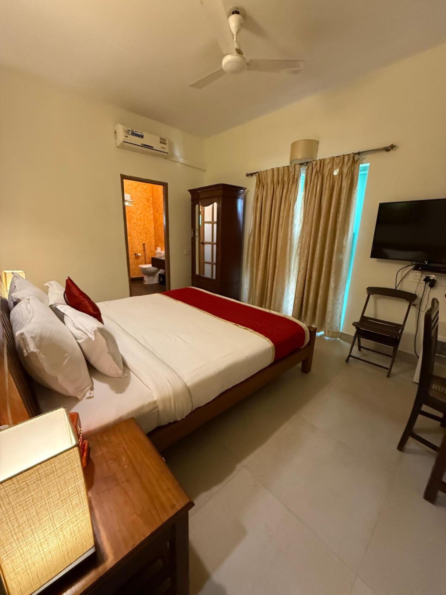 Lar Amorosa Boutique Hotel - Goa Calangute Extérieur photo